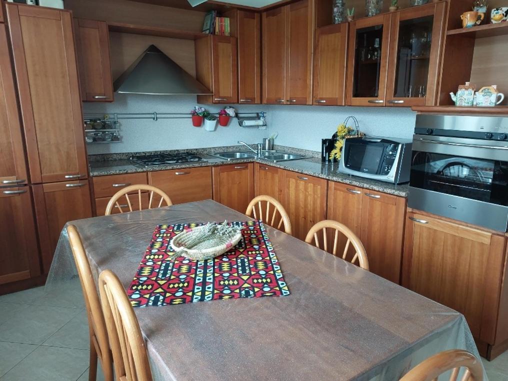 Apartament Casa T.U.A. Sale Marasino Zewnętrze zdjęcie